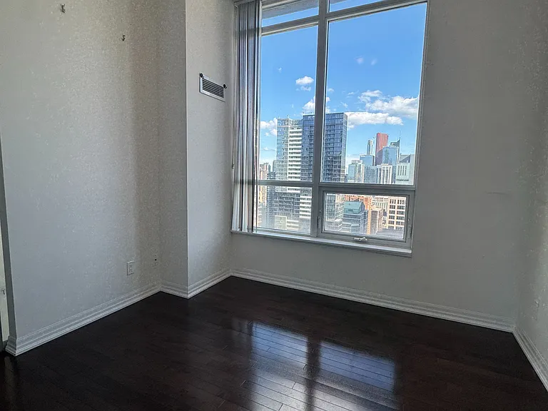 770 Bay St #Penthouse 206 — Photo 23