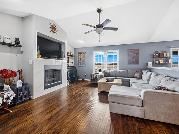 4th image of 1913 Holly St SE