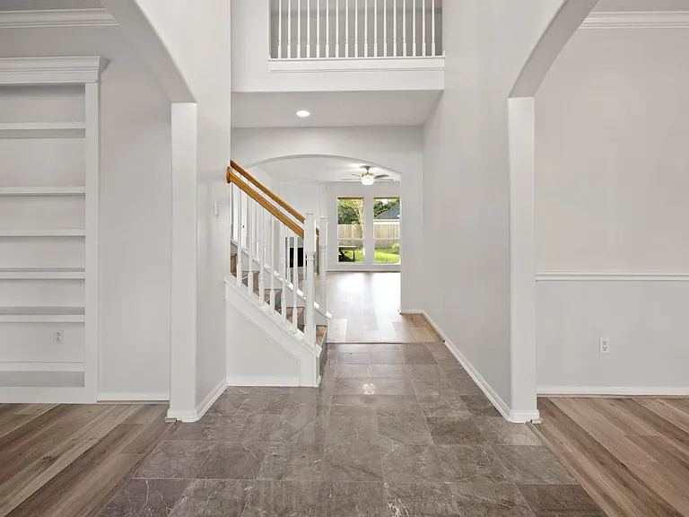 308 Meadow Trail Ct — Photo 32