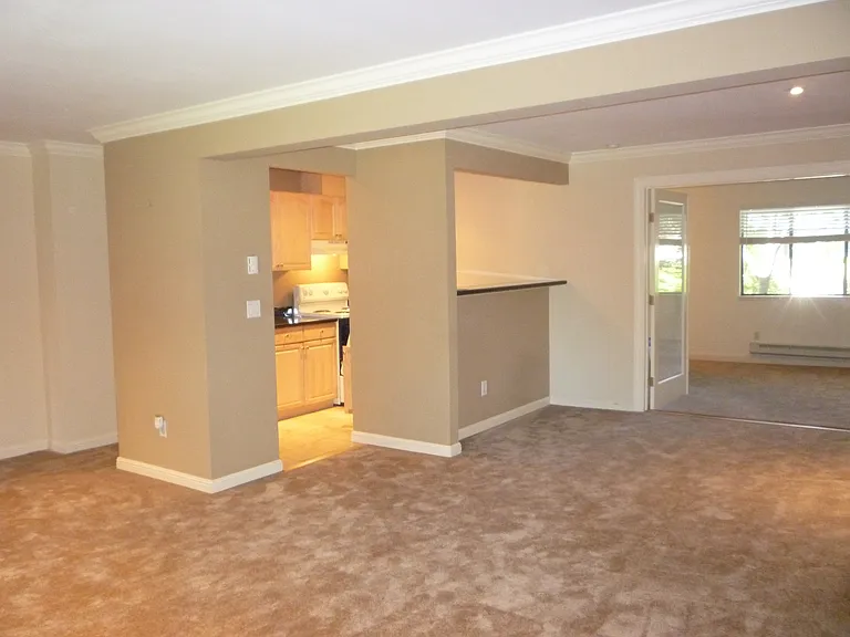 45 Ashford Ave — Photo 7