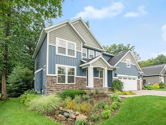 3rd image of 16751 Stoneway Dr
