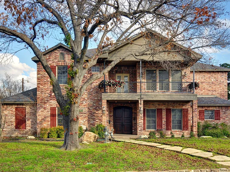 3407 Penticost St — Photo 2