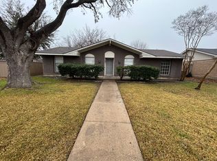 825 Hudson Dr, Garland, TX 75043