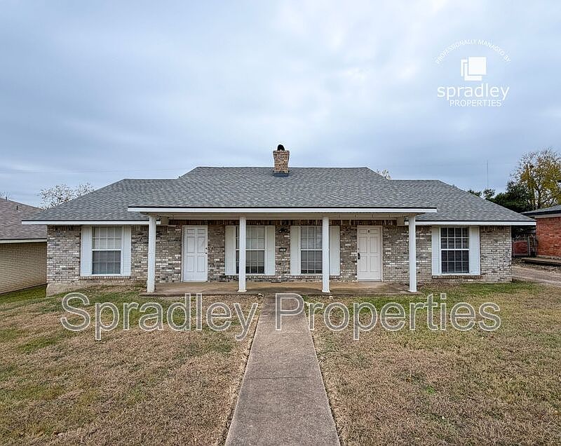 1st image of 3705B Ivanhoe Dr