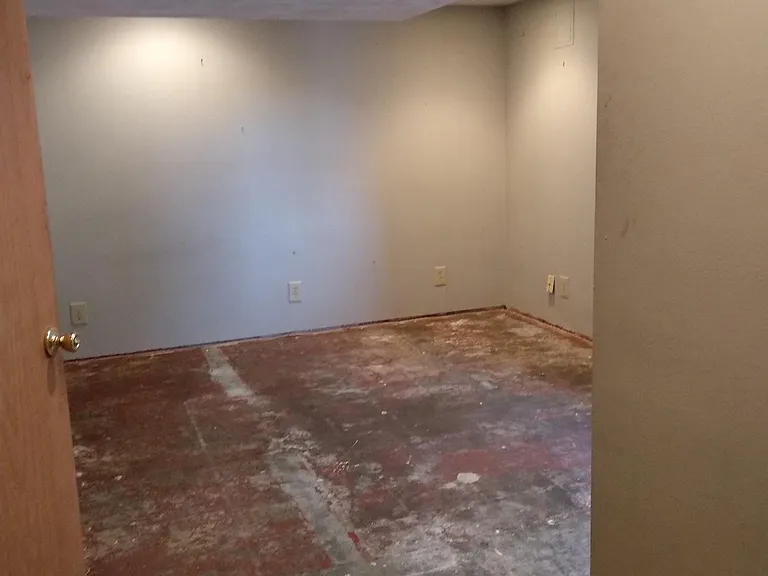 7402 Schuyler Dr — Photo 12