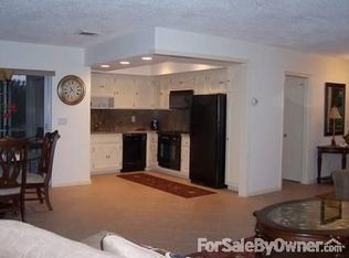 104 Villa Cir, Atlantis, FL 33462