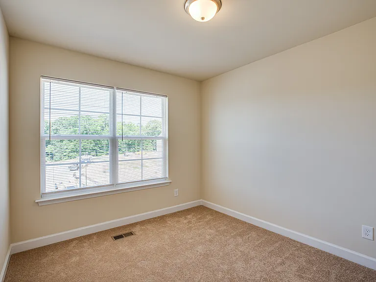83 Andrews Pl — Photo 12