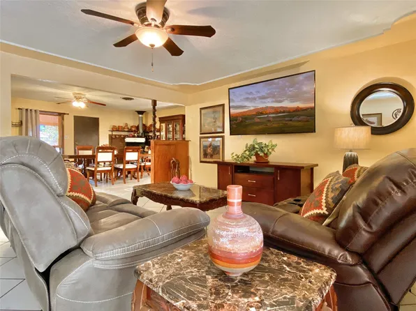 2707 Floral Rd NW, Albuquerque, NM 87104