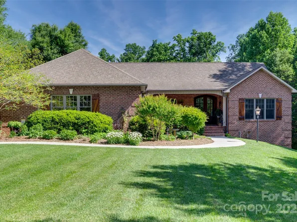 103 3rd St SW, Catawba, NC 28609