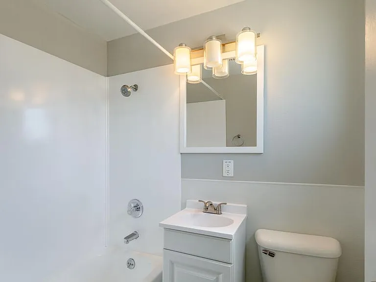 Franklin Flats — Photo 15