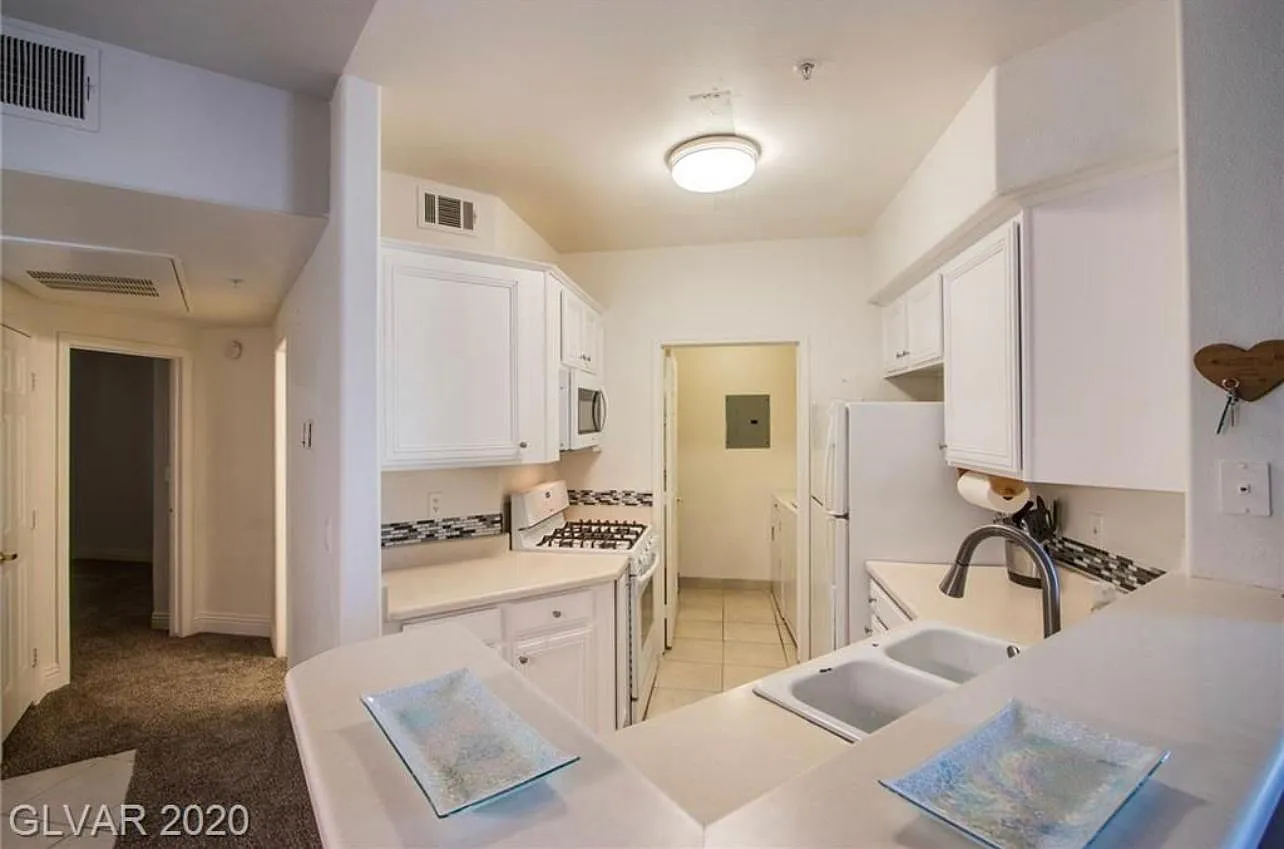 7163 S Durango Dr — Photo 4