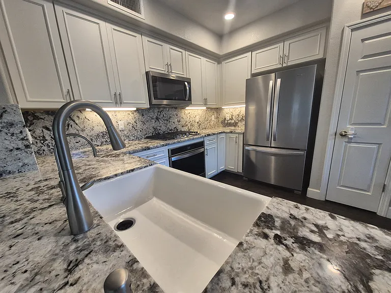 111 Llano De Los Robles Ave #7 — Photo 13