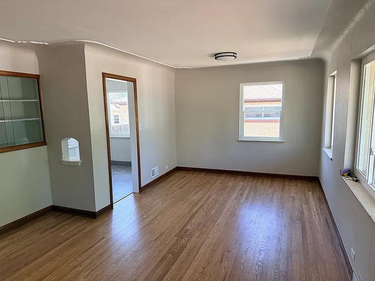3540 S Marion St — Photo 3