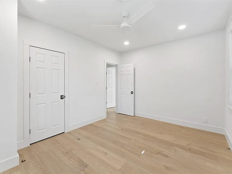 3301 Duval St — Photo 19