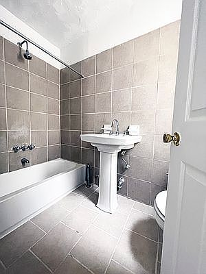 5th image of 130 Post Ave #524