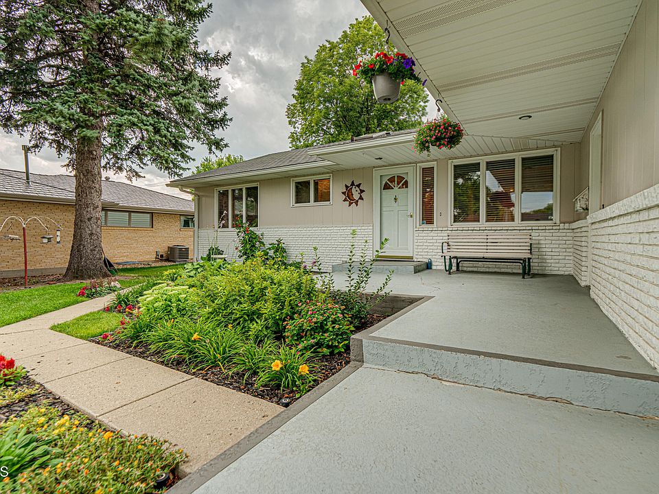 1012 W Highland Acres Rd, Bismarck, ND 58501 Zillow