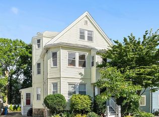 22 Davis Rd #2, Belmont, MA 02478