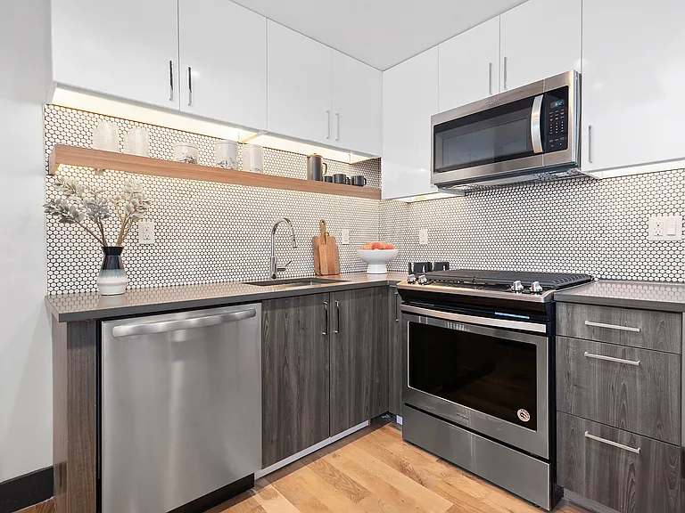 733 Rogers Ave #401 — Photo 3