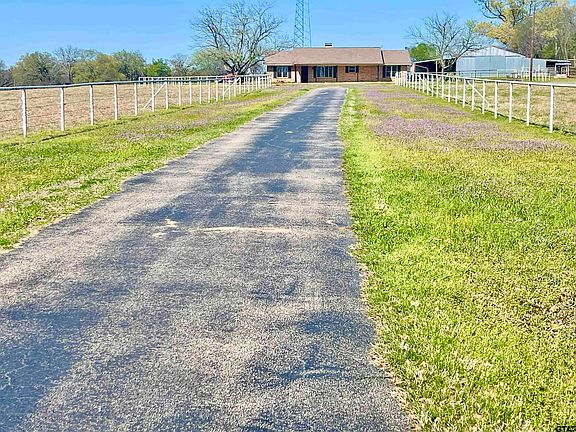 2nd image of 1624 County Road 1560