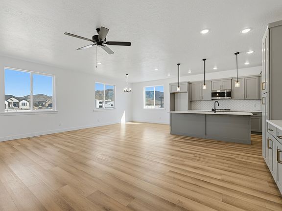 2nd image of 3938 N Wood Rd