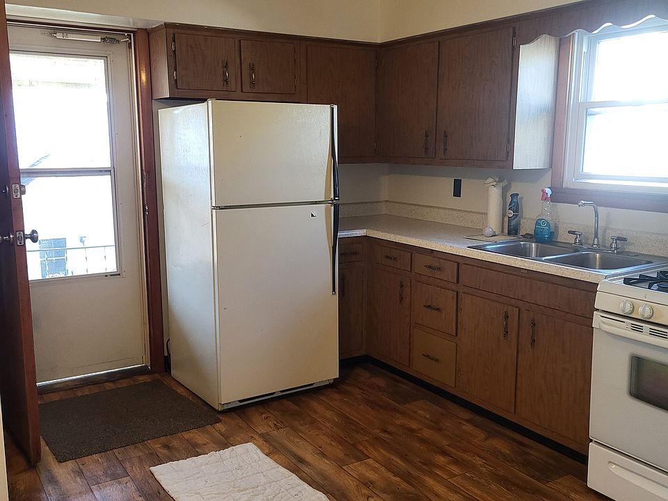 2nd image of 237 Ridge Ave Floor 2