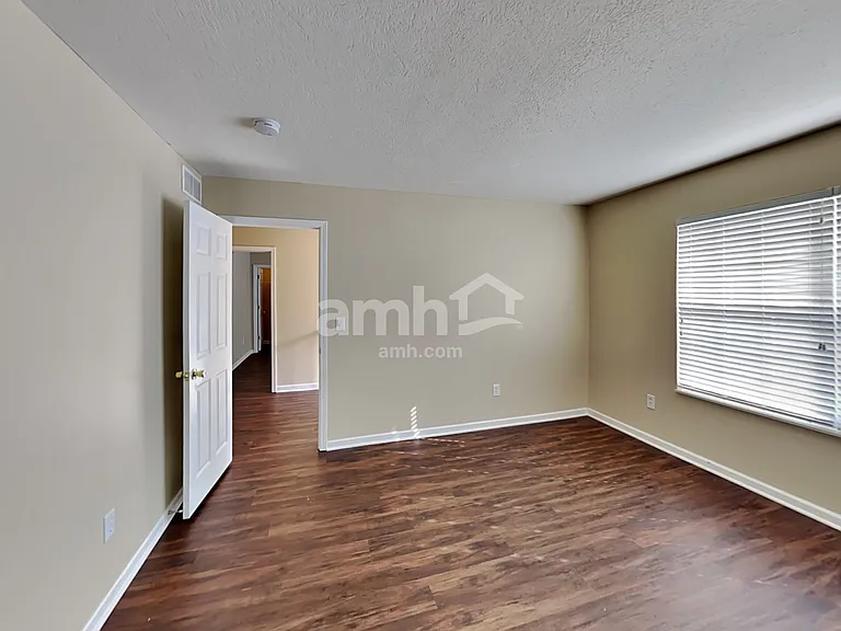 338 Calebs Ct — Photo 17