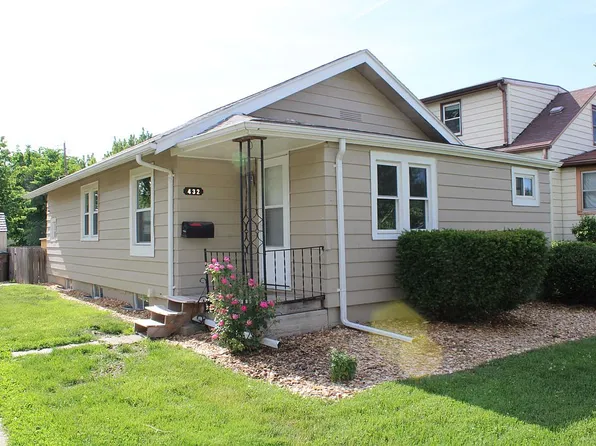 432 2nd St, West Des Moines, IA 50265
