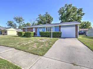 2458 Quail Dr, Decatur, IL 62521