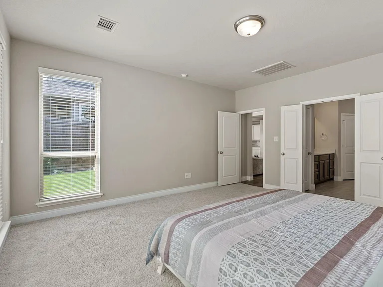 180 Santa Maria St — Photo 15