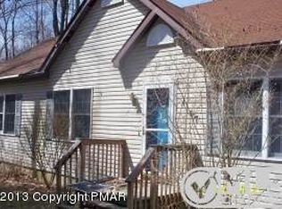 2114 Titania Rd, Tobyhanna, PA 18466