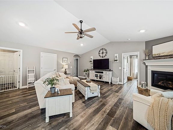 4th image of 203 Nautical Way