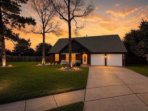 2nd image of 3019 Lotus Ln