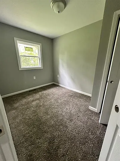 1405 Heather Pl — Photo 5