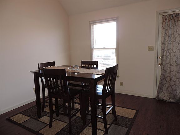 3rd image of 162 Brad Ct