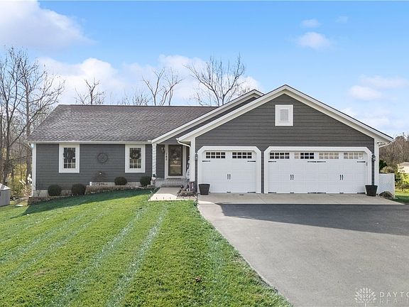 2nd image of 160 Meadowbrooke Dr