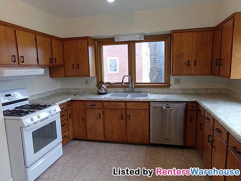 2nd image of 1555 Breda Ave