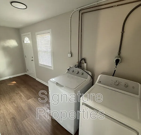 180 W Balview Ave #B — Photo 13