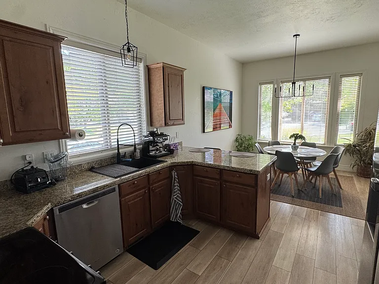 1929 W Golden Pond Way — Photo 12