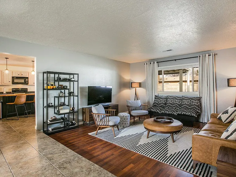 7205 Esther Ave NE — Photo 9