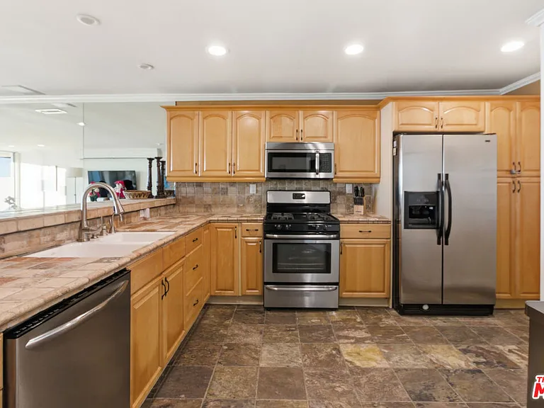 20456 Pacific Coast Hwy — Photo 12