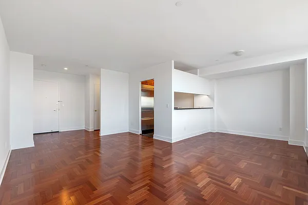 Sold by Nest Seekers International | media 15
