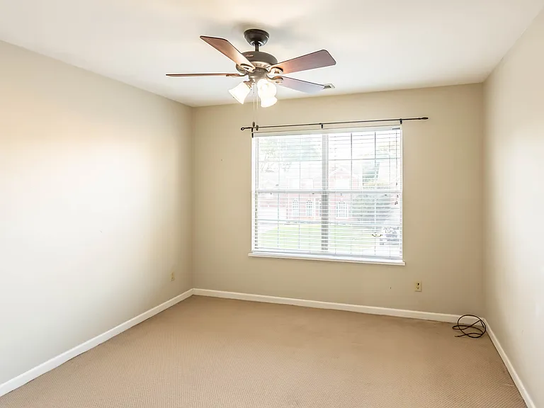 517 Caselton Ct — Photo 14