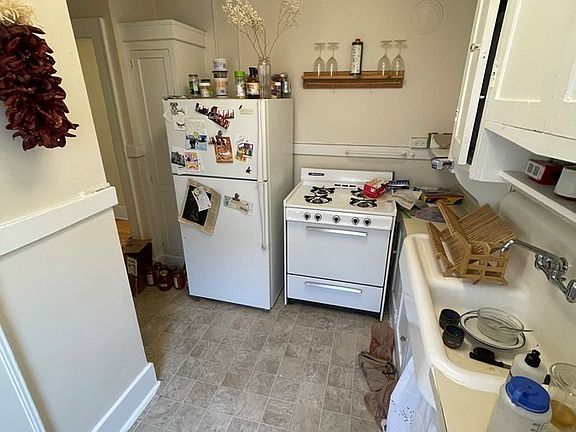 4th image of 1030 Pearl St APT 7