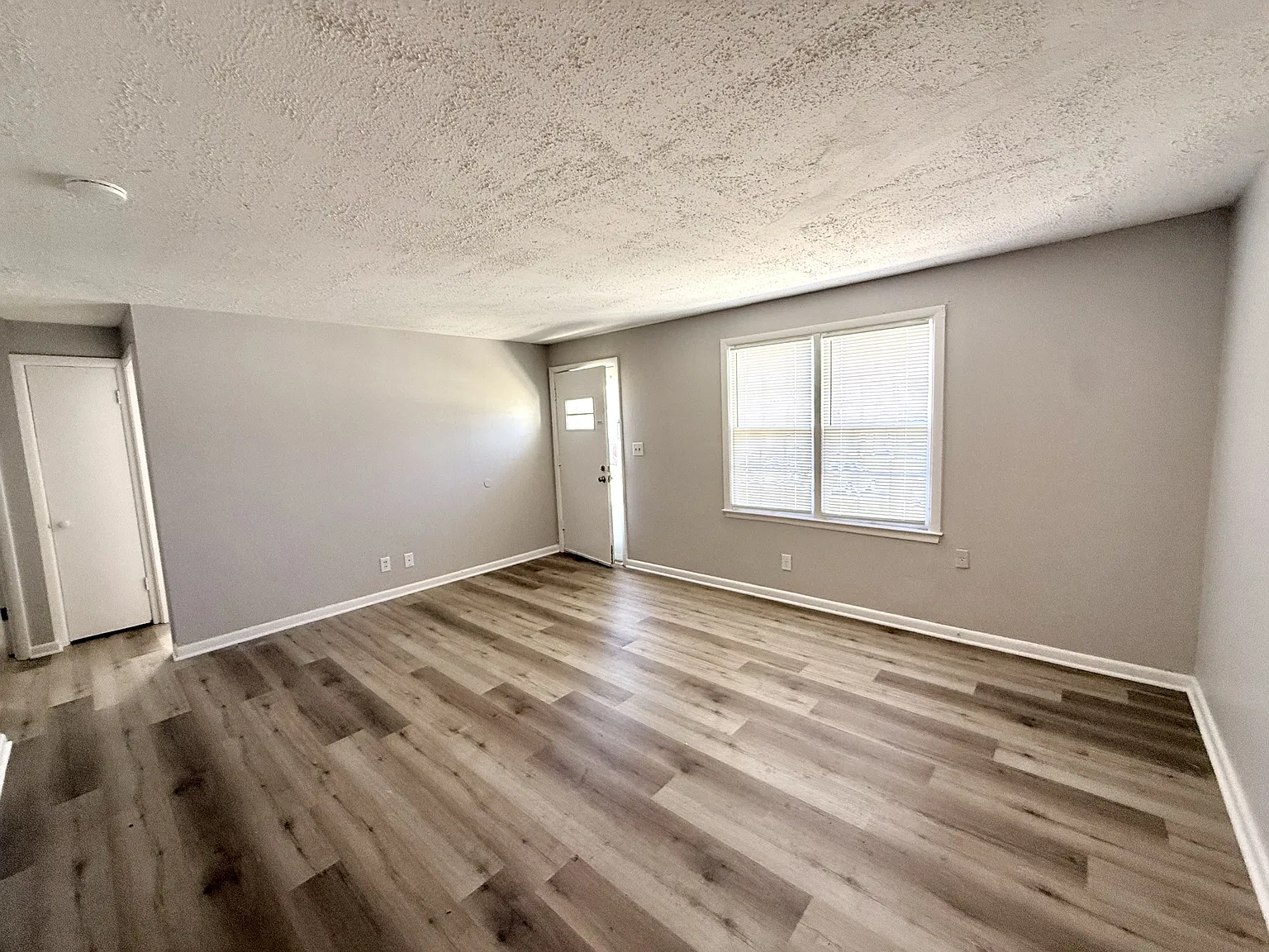 5941 Raytown Road - D — Photo 1