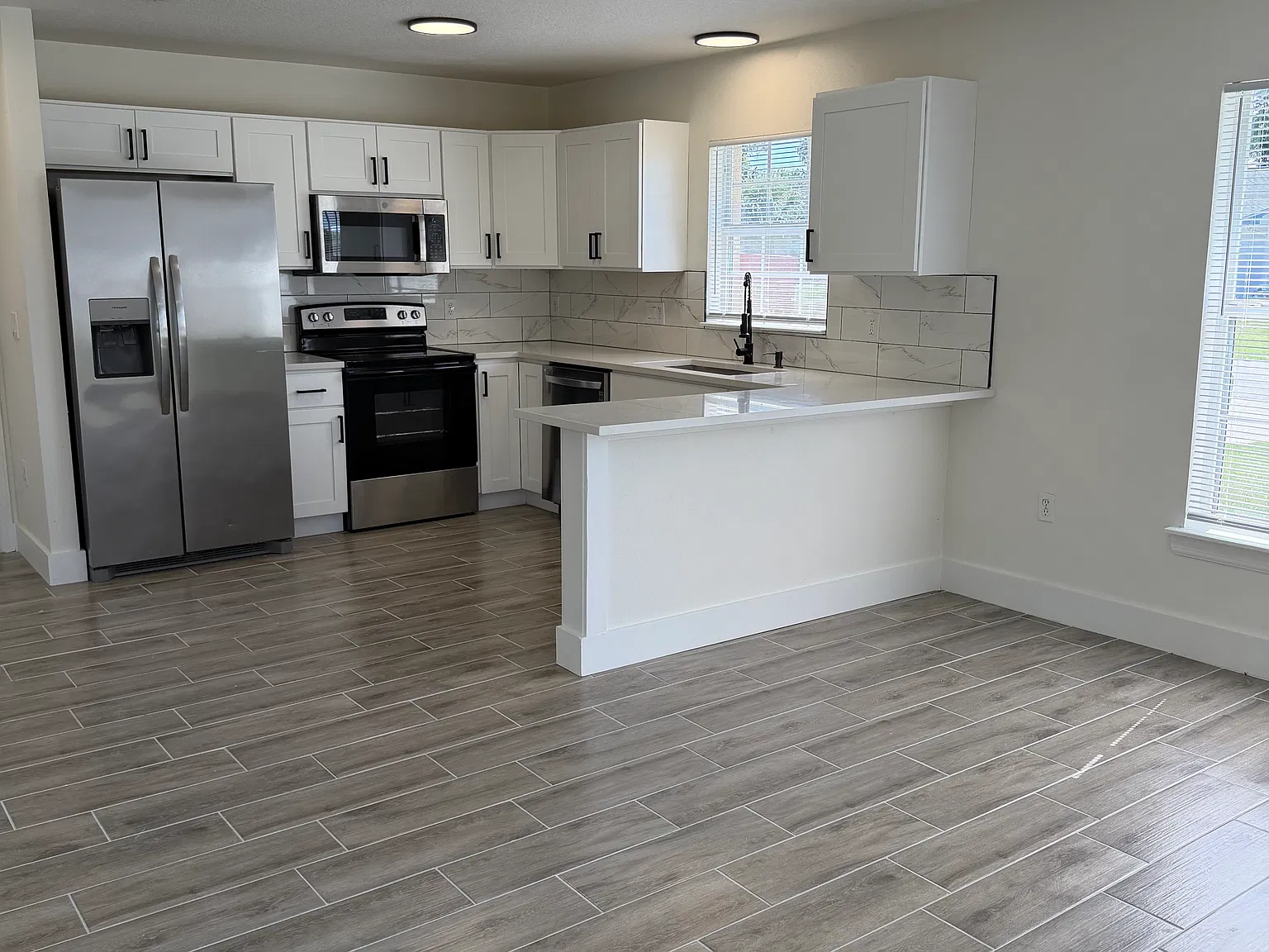 3 bed, 1100 sqft, $1,900 — Photo 4