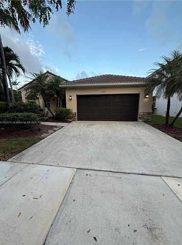 1st image of 1007 Nandina Dr