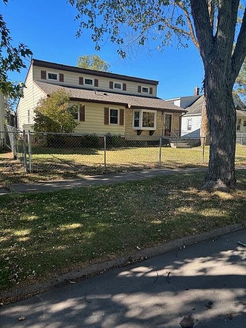 1st image of 3519 4th Ave W