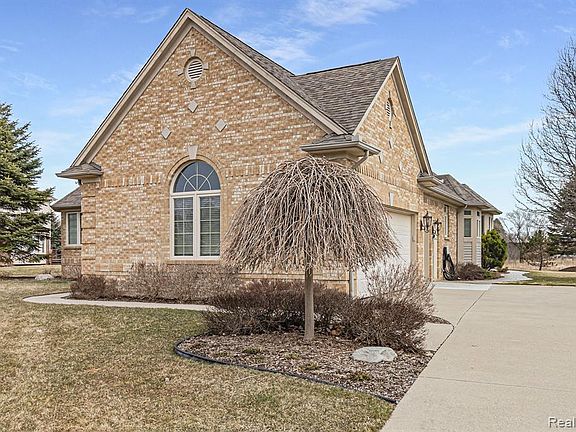 3rd image of 7059 White Tail Dr