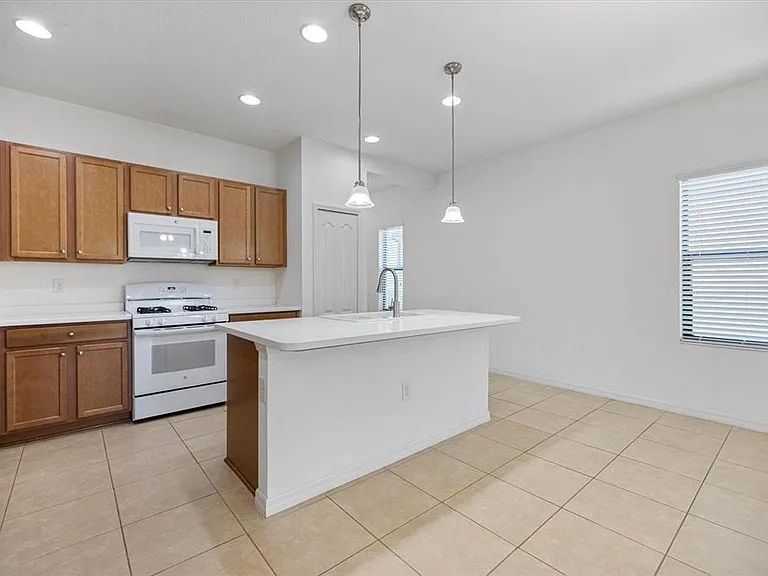 229 Livorno Way — Photo 5