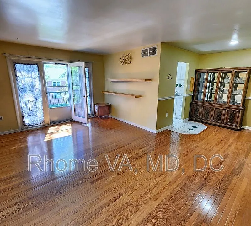 9473 Fairfax Blvd #301